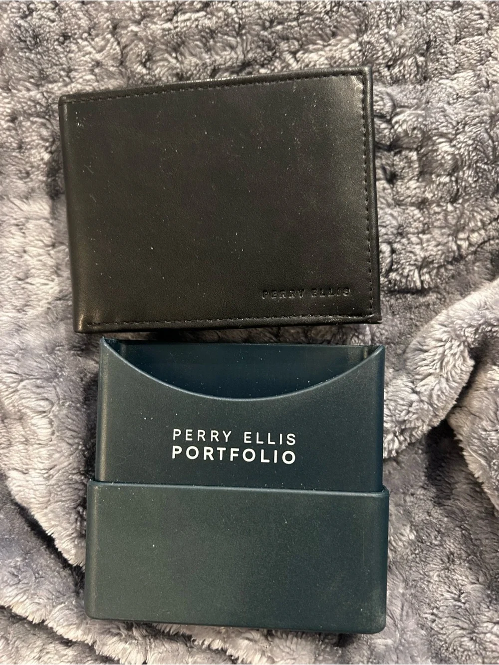 New Perry Ellis Men’s Black Soft Touch Portfolio Wallet